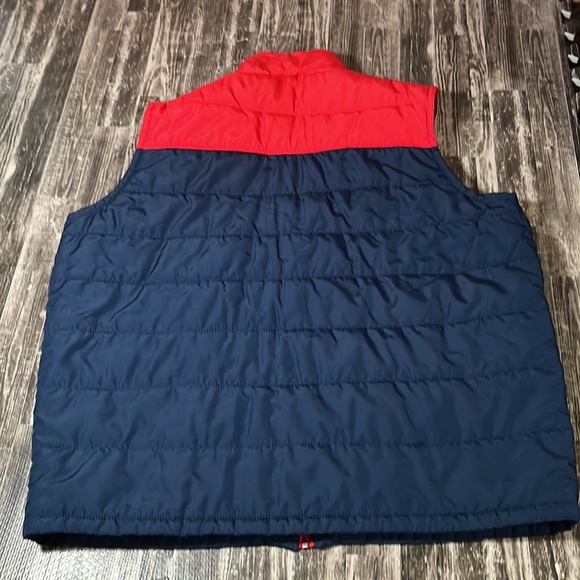 NFL Patriots Puffer Vest - Picture 6 of 6